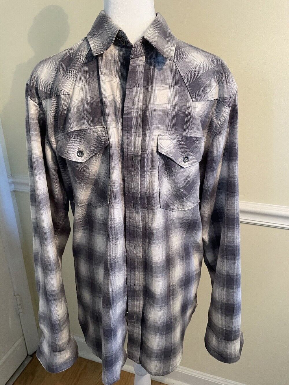 Wrangler Shirt Mens Size Small Full Button Long Sleeve Plaid Collared